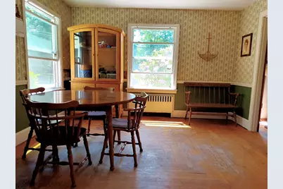 4 Pleasant St, Plainville, MA 02762 - Photo 4