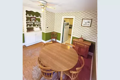 4 Pleasant St, Plainville, MA 02762 - Photo 2