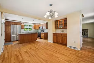 6 Anna St, Chelmsford, MA 01863 - Photo 6
