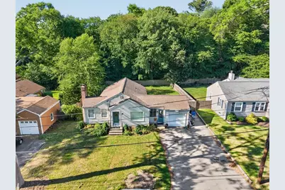 9 Milton Rd, Barrington, RI 02806 - Photo 2