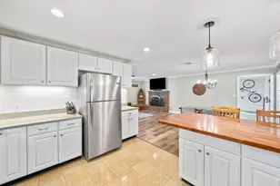 200 Pleasant St, Pembroke, MA 02359 - Photo 6