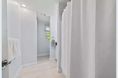 200 Pleasant St, Pembroke, MA 02359 - Photo 18