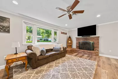 200 Pleasant St, Pembroke, MA 02359 - Photo 10