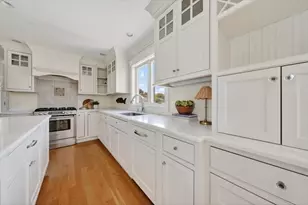 33 Oceanside Dr, Scituate, MA 02066 - Photo 8