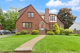 9 Mayfield Rd, Belmont, MA 02478 - Photo 2
