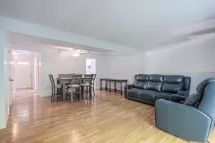 4105 Woodbridge Rd, Peabody, MA 01960 - Photo 6