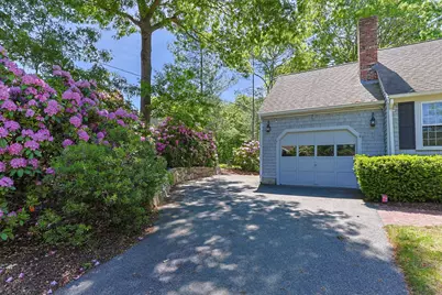 114 King Arthur Dr, Barnstable, MA 02601 - Photo 2