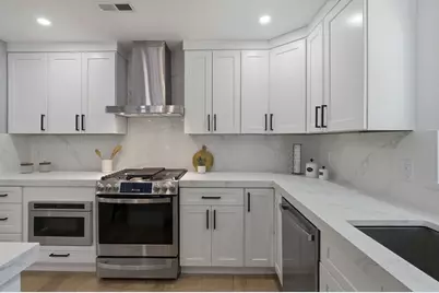 8 Linden Rd #1, Melrose, MA 02176 - Photo 6