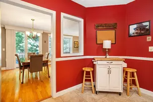 909 Ridgefield Cir, Clinton, MA 01510 - Photo 6