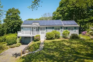 18 Traverse St, Gloucester, MA 01930 - Photo 2