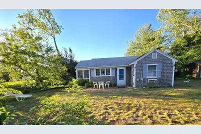 18 Myrtle Ln, Dennis, MA 02639 - Photo 2