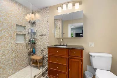 56 Mendon St, Blackstone, MA 01504 - Photo 16