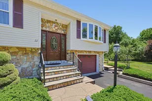 22 Fisher St, Attleboro, MA 02703 - Photo 2