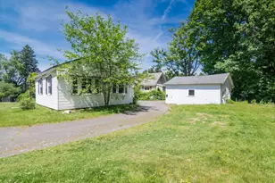 47 Pleasant St, East Longmeadow, MA 01028 - Photo 22