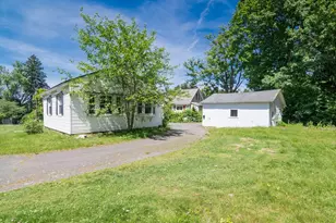 47 Pleasant St, East Longmeadow, MA 01028 - Photo 22