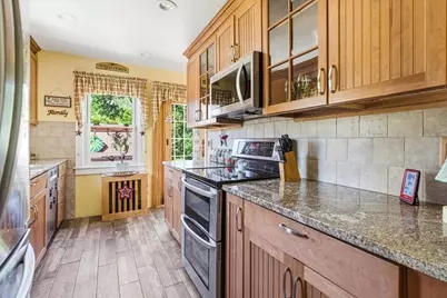 179 Rowayne Park, Bridgewater, MA 02324 - Photo 2