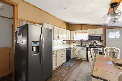 4 Cheney, Blackstone, MA 01504 - Photo 2