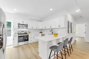 35 George St, Boston, MA 02136 - Photo 2