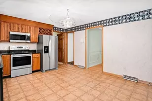 165 Western Ave, Westfield, MA 01085 - Photo 6