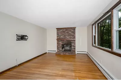 40 Sherburne Ave, Tyngsborough, MA 01879 - Photo 2