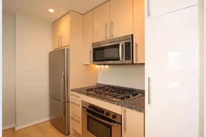 35 Fay St #609, Boston, MA 02118 - Photo 4