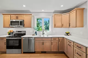 9 4th Ave, Haverhill, MA 01830 - Photo 4