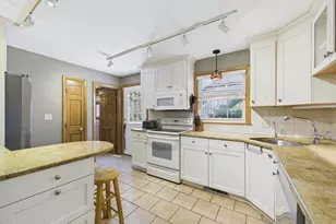 121 Plain St, Rehoboth, MA 02769 - Photo 14