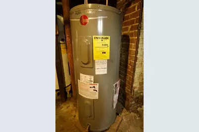 59-61 Carlisle St, Springfield, MA 01109 - Photo 8