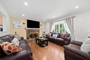 61 Chapel St, Pembroke, MA 02359 - Photo 10