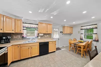 61 Chapel St, Pembroke, MA 02359 - Photo 6
