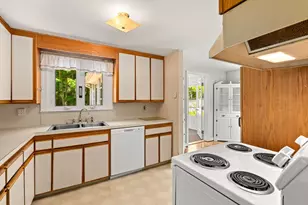 15 Pleasant St, Burlington, MA 01803 - Photo 6