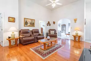 38 Holly Ln, Dracut, MA 01826 - Photo 4
