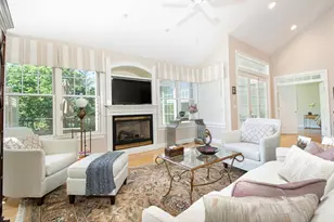 53 Carriage Hill, Southborough, MA 01772 - Photo 8