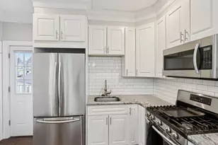 1048 Saratoga St, Boston, MA 02128 - Photo 4