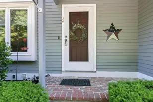 34 Country Hollow Ln, Haverhill, MA 01832 - Photo 2