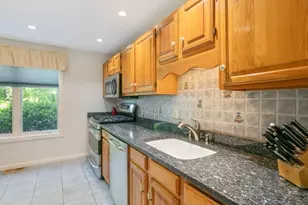 34 Country Hollow Ln, Haverhill, MA 01832 - Photo 8