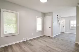69 Manhattan St, Springfield, MA 01109 - Photo 16