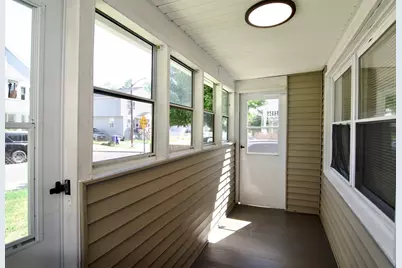 69 Manhattan St, Springfield, MA 01109 - Photo 4