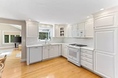 15 Pond View Cir, Sharon, MA 02067 - Photo 6