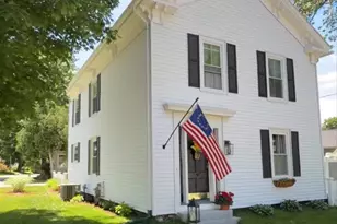 11 High St, West Brookfield, MA 01585 - Photo 1
