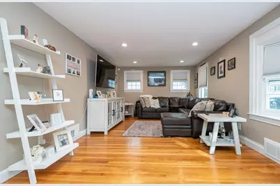 5 Charles St, Peabody, MA 01960 - Photo 4