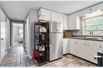 4 Cranston St, Worcester, MA 01606 - Photo 14