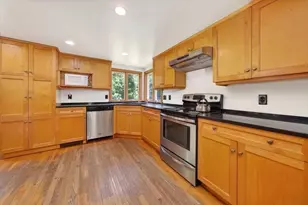17 Old Meeting House Ln, Norwell, MA 02061 - Photo 4