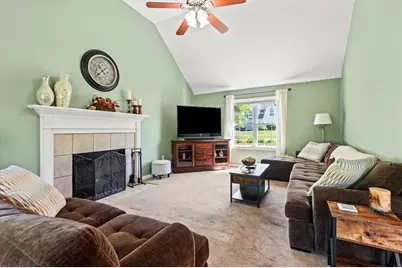 9 Gannett Way, Hopedale, MA 01747 - Photo 2
