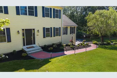 128 Memorial Dr, Shrewsbury, MA 01545 - Photo 4