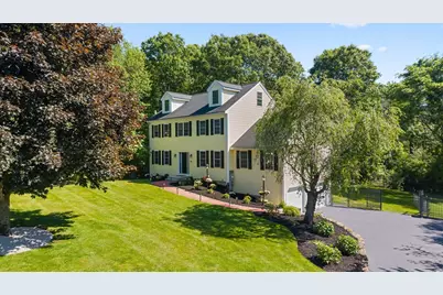 128 Memorial Dr, Shrewsbury, MA 01545 - Photo 2