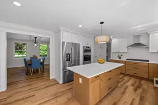 128 Memorial Dr, Shrewsbury, MA 01545 - Photo 8