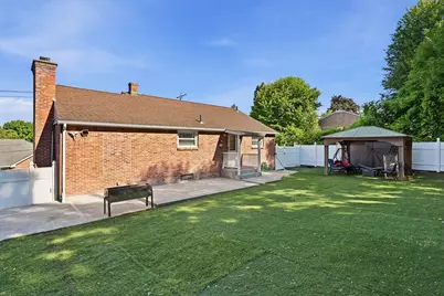 140 Ruskin St, Chicopee, MA 01020 - Photo 36