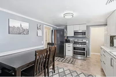 140 Ruskin St, Chicopee, MA 01020 - Photo 8
