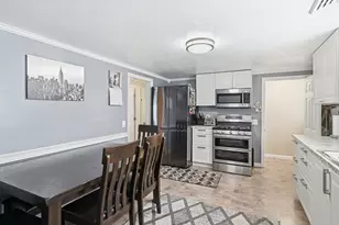 140 Ruskin St, Chicopee, MA 01020 - Photo 8
